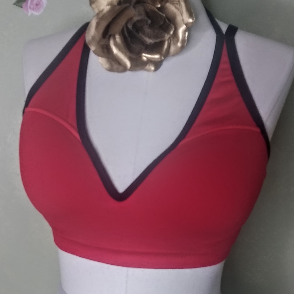 VS Pink sports bra